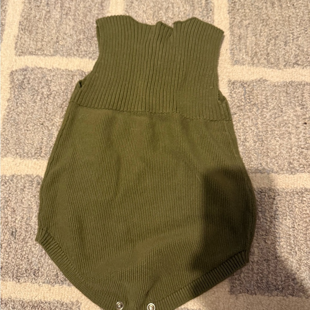 One piece romper neutral green 12 months